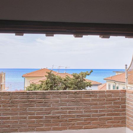 Casa Myconis 68Mq A Due Passi Dal Mare Di San Vincenzo Lejlighed Eksteriør billede