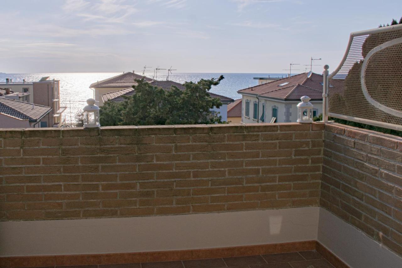 Casa Myconis 68Mq A Due Passi Dal Mare Di San Vincenzo Lejlighed Eksteriør billede