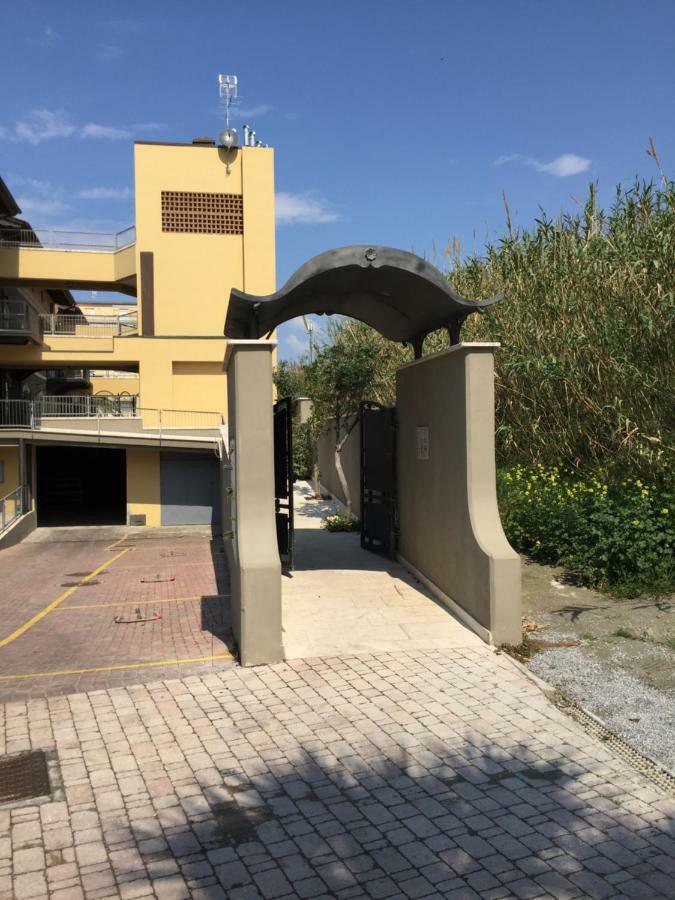 Casa Myconis 68Mq A Due Passi Dal Mare Di San Vincenzo Lejlighed Eksteriør billede